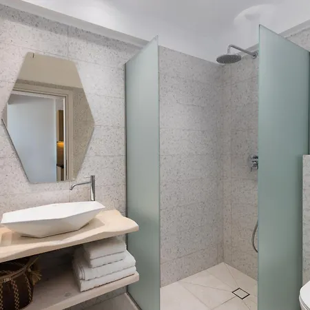 Solis Ortus Adults 16plus דירה *